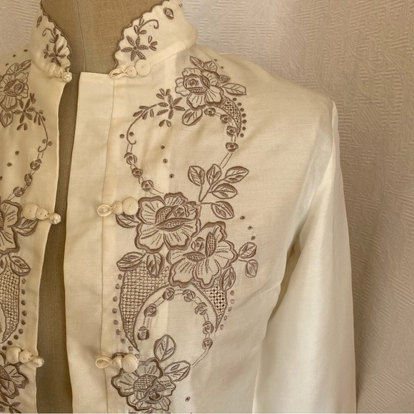 NWT Vtg Hand embroidered silk ivory blouse XS - Picture 2 of 7